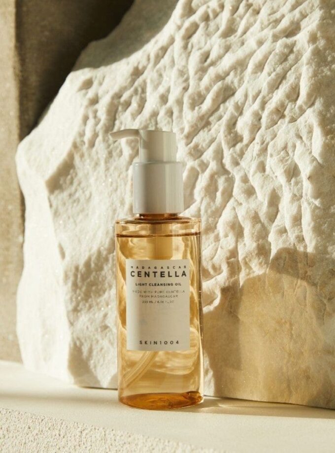 SKIN1004 - Madagascar Centella Light Cleansing Oil - 200ml