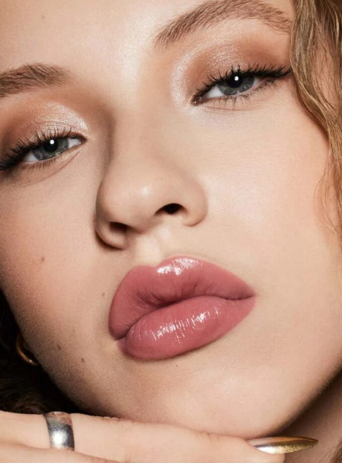 Fenty Beauty Gloss Bomb Stix High-Shine Gloss Stick